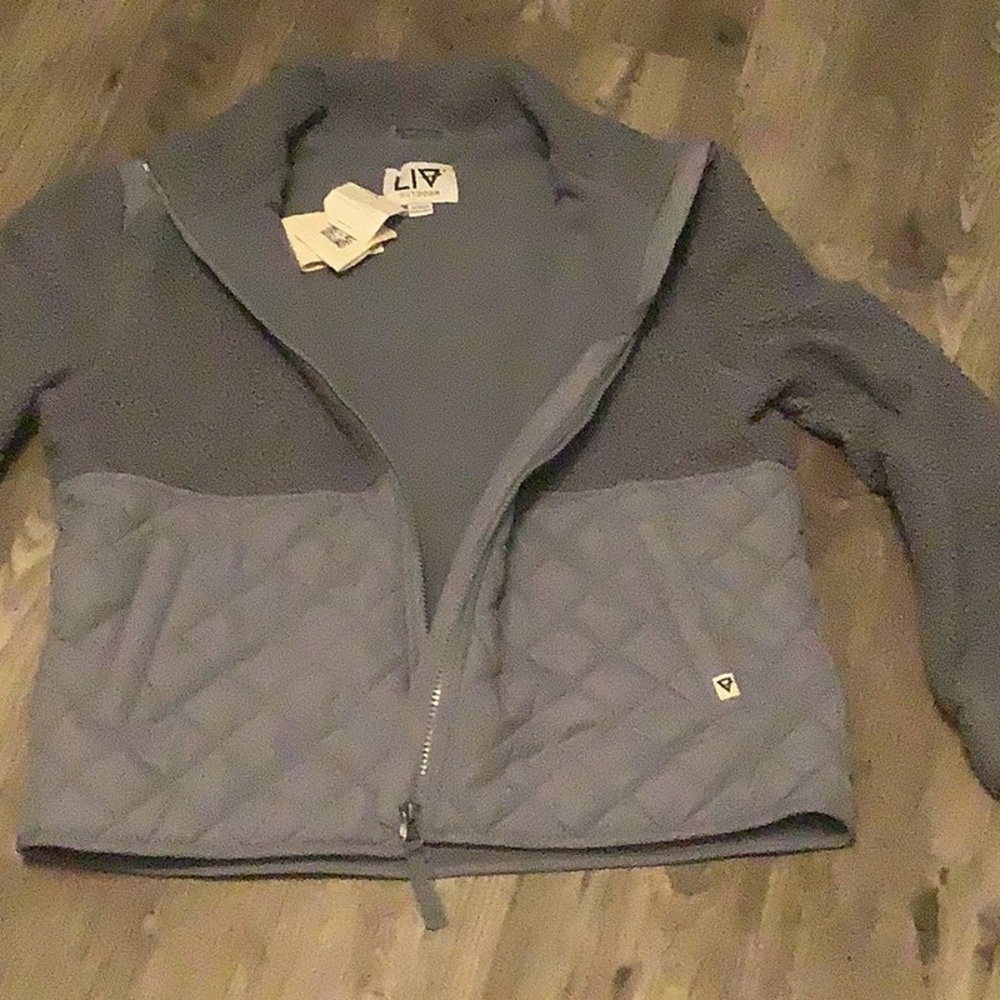 LIV Outdoor Quilted Fleece Jacket Gray – Women’s Small – NWT